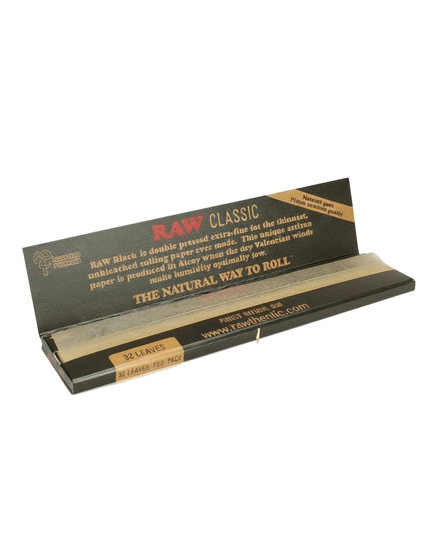 RAW Black (King Size Slim) Rolling Papers - The Wee Smoke Shop