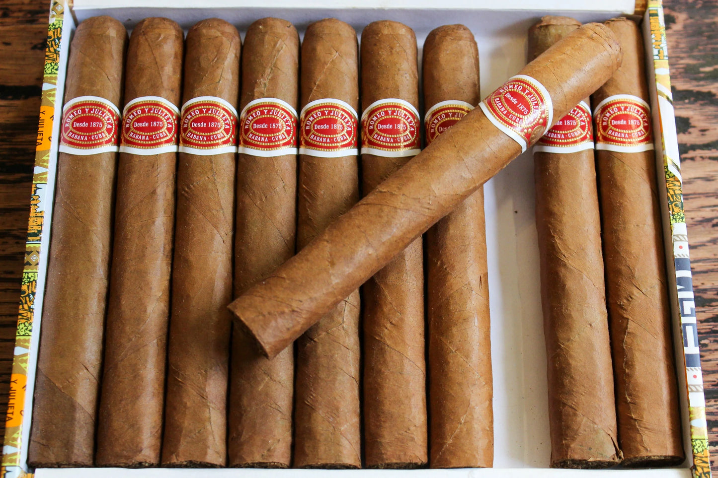 Romeo y Julieta Mille Fleurs Cigar-The Wee Smoke Shop