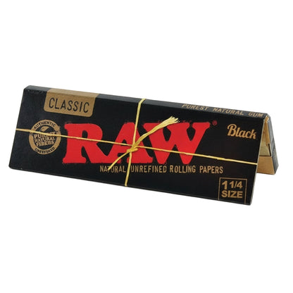 RAW Black (1 1/4) - Rolling Papers -The Wee Smoke Shop