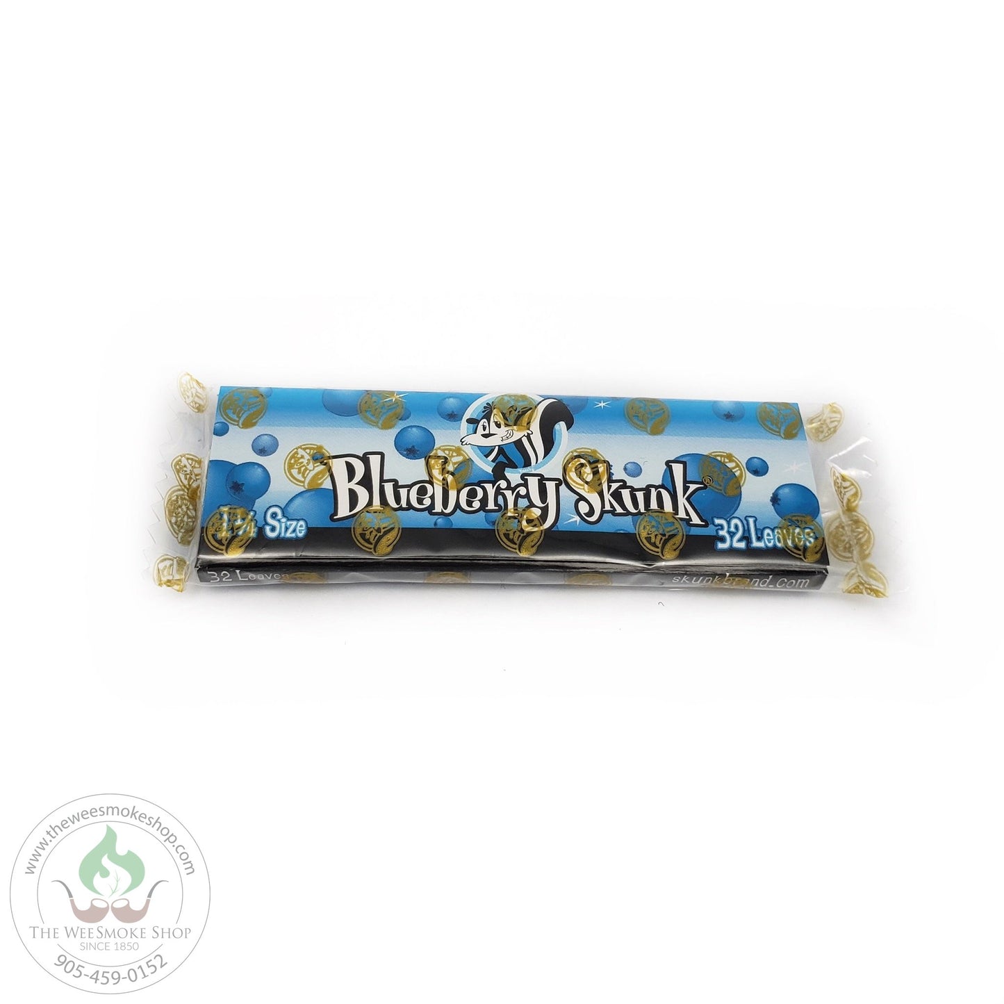 Skunk Brand 1 1/4 Size Flavoured Papers. Blueberry. 1 1/4 size. 32 Leaves per pack. The Wee Smoke Shop
